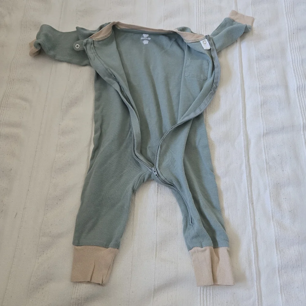 Baby Gap Lot Denim Overalls & Distressed Jean Size 6-18 Month / Koala‎ Onesie